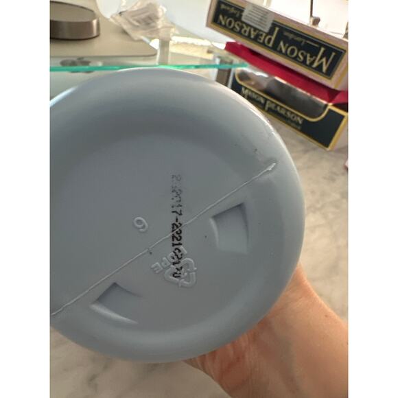 Olaplex Nº.4C BOND MAINTENANCE® CLARIFYING SHAMPOO LITER - Picture 4 of 4